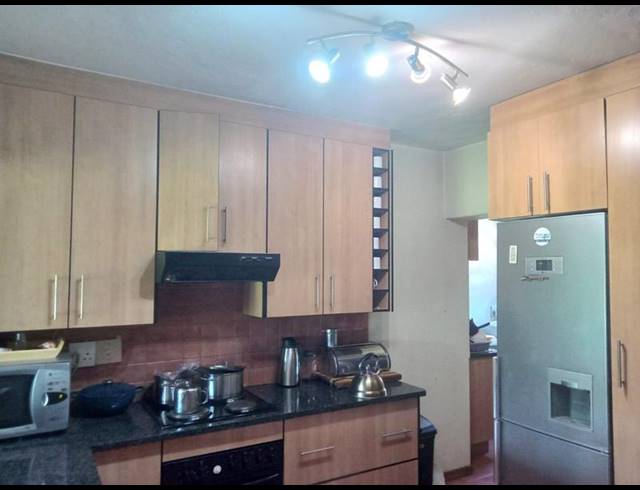 3 BEDROOM TOWNHOUSE FOR SALE IN HENNOPSPARK